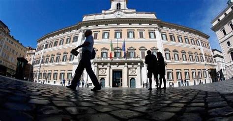 意大利政府颁布了“重启法令”，投资移民额度减半至25万欧元 - 知乎