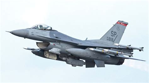 乌克兰空军的明日中坚 F-16战机能否战胜现役俄军战机？_凤凰网视频_凤凰网