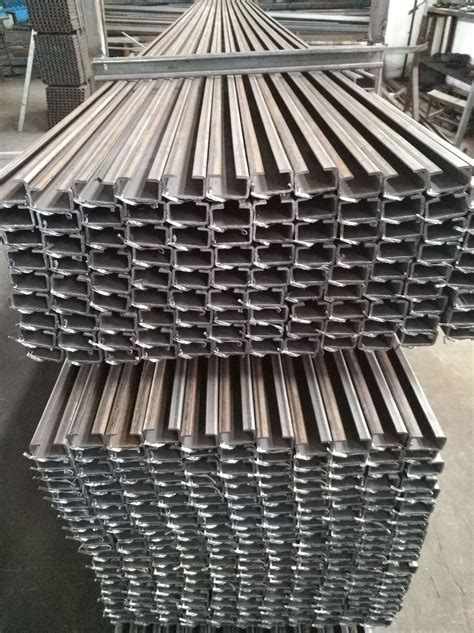 莱创金属 冷弯镀锌型钢衬檩 钢衬副檩厂 可定制加工钢结构檩条