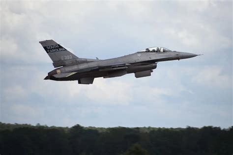 德国拒绝向乌提供战机，美国军方积极推动供应乌克兰“最需要的”F-16战斗机