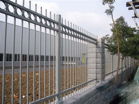 广州铁艺栅栏工厂 围墙庭院护栏 中山防爬三横栅栏产品图片高清大图