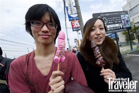 日本举行铁男根祭 男女集体膜拜巨型阳具 _灵感频道_悦游全球旅行网
