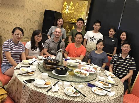 团队风采-上海名就餐饮管理有限公司