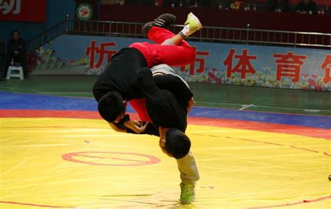 山西忻州摔跤活动：挠羊赛-传统文化-炎黄风俗网