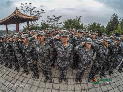 军旅第一课：烈士纪念日 新兵向烈士敬礼 - 中国军网