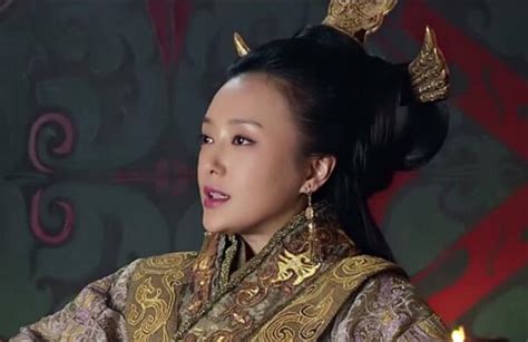 吕雉简介：汉高祖刘邦的皇后，第一个临朝称制的女人-小狼观天下