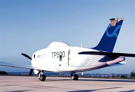 国产TP500无人运输机成功首飞：载重半吨 能飞1800公里--快科技--科技改变未来