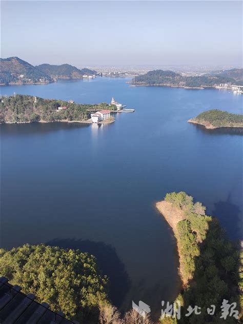 武汉“巨无霸”湖泊走红，面积是西湖的6倍，距黄鹤楼半小时车程