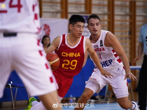 中国男篮集训名单调整，程帅澎离开球队启程回国