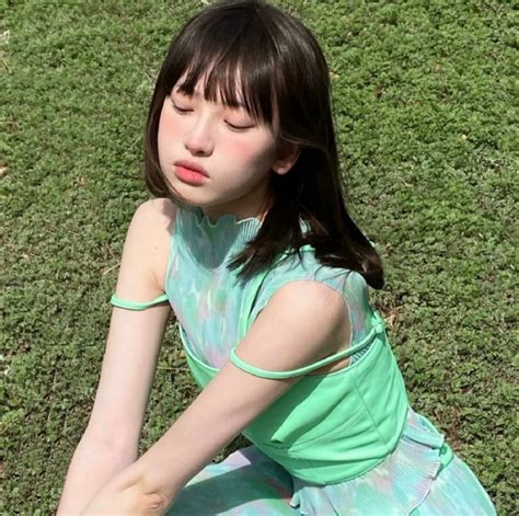 女生头像真人温柔绿色