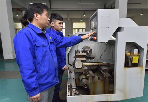 日本客户到访郑州万谷机械考察烘干机设备