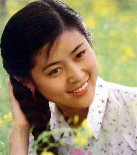 倪萍年轻时的罕见照片，太美了，多少人心目中的女神！