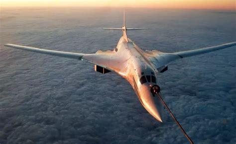 俄媒：今年交付首架全新建造的图-160M战略轰炸机_凤凰网