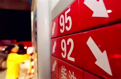 国内油价将迎来年内第十次上涨，所谓油价“天花板”还有一定距离 - 知乎