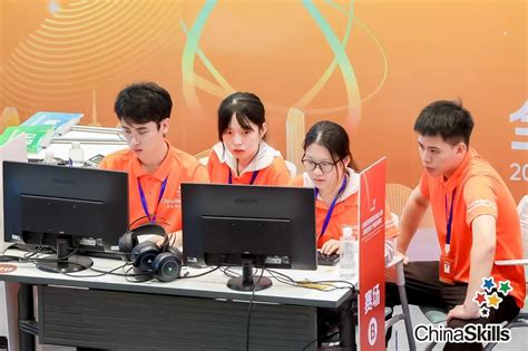 电子商务专业组织学生开展第七届中国“互联网+”大赛筹备培训学习-管理工程系