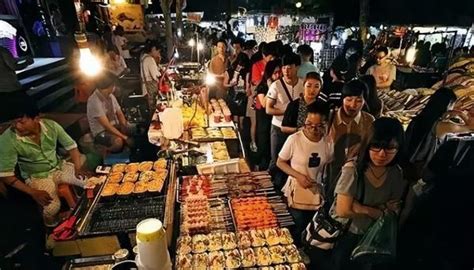 版纳 滨江夜市果蔬饮品小吃街高清图片下载_红动中国