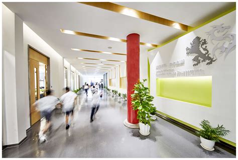 上海大学明亮教室走廊高清图片下载-正版图片500497089-摄图网