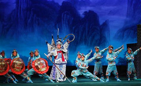 最热的夏天遇见最好的你们！上海六大戏曲院团今起连续四晚“戏·聚经典”，看青年演员展绝活