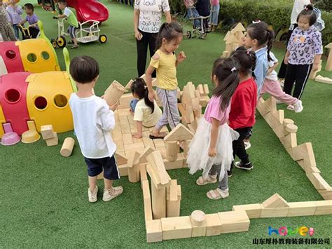 幼儿园小班搭积木游戏活动的教案_山东厚朴教育装备有限公司