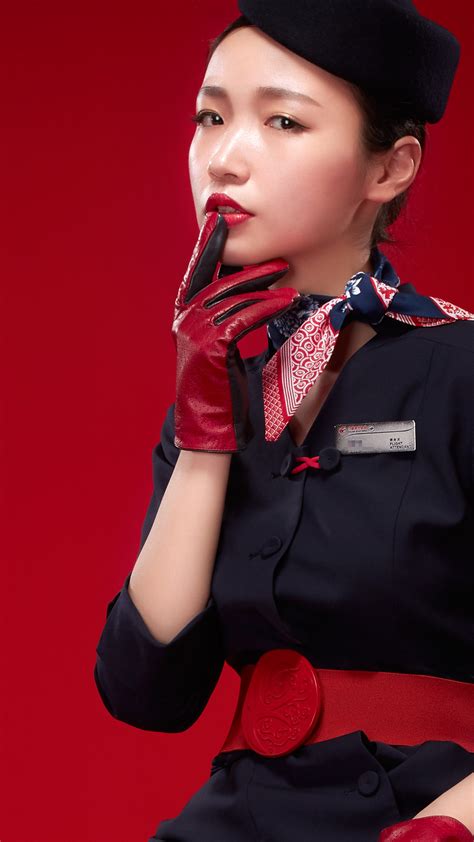 盘点国内空姐妆容深航空姐新妆容被批像日本艺妓-3158餐饮网