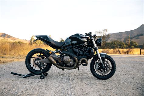Ducati 821 Monster 2020 - Fiche moto - Motoplanete