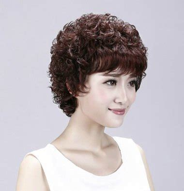 中年妇女短发烫发发型 中年女烫发短发型(2)_发型师姐