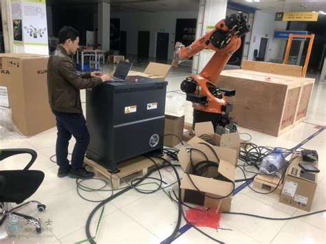 KUKA库卡机器人安装调试篇：KR60-3加3个外部轴伺服电机行业动态库卡焊接工作站