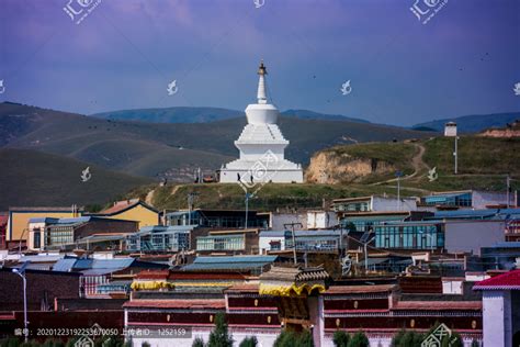 甘南，岩壁围绕下的藏族古村，一个被人遗忘的旅游城市