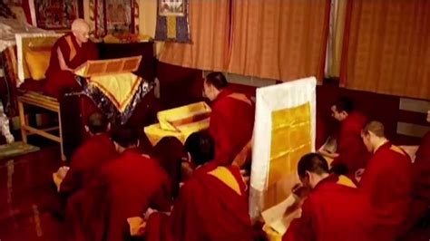 藏传佛教中的转世灵童，都是怎样被找到的？__大圣唐卡