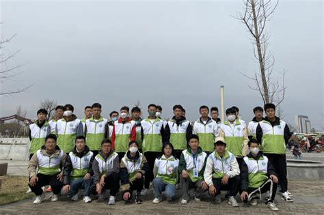庆阳职业技术学院机械工程系组织“美丽公园 你我共护”、“服务于心 温暖于行”志愿服务活动