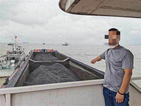 上海海警一夜查获3艘涉嫌走私船舶 涉案金额约1000万元_法谭_新民网
