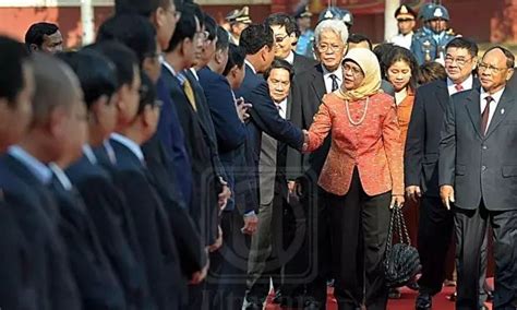 新加坡选出首位女总统，为什么这届总统必须是马来人？|新加坡|印度|尤索夫_新浪新闻