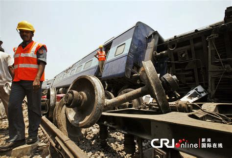 印度一列火车脱轨 造成多人死伤 - 世界轨道交通资讯网-世界轨道行业排名领先的艾莱资讯旗下的专业轨道交通资讯网