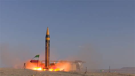 伊朗公布“霍拉姆沙赫尔4”远程弹道导弹