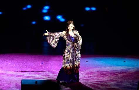 台湾歌手李丽芬为何被称为"李三首"？|李丽芬|台湾歌手|歌曲_新浪新闻