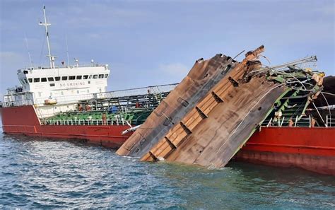 俄救援人员恢复搜索“美洲湾”号爆炸油轮的失踪船员 - 2019年11月4日, 俄罗斯卫星通讯社