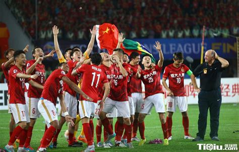 亚冠1/8决赛首回合：中国德比外援闪耀 上港2-1苏宁逆转获胜|界面新闻 · 体育