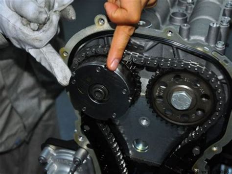 奥迪A6L维修更换正时皮带涨紧器案例教程—北京奥迪修理厂
