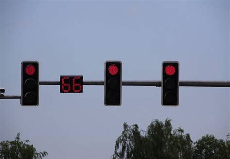 十字路口红绿灯的具体规则_百度知道