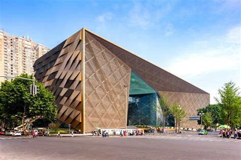 成都自然博物馆开馆 亚洲最大的完整恐龙化石亮相--四川经济日报