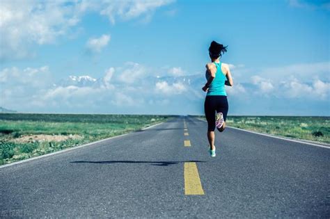 跑步多久才能起到减肥的作用（晚饭后多久可以跑步） | 说明书网