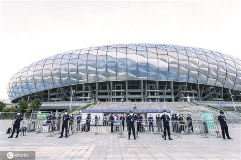360体育-大连赛区首次开放球迷观赛 广州德比恒大富力球迷率先“尝鲜”
