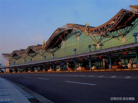 南京机场在哪里可以打网约车，请问南京机场在哪里？ - 综合百科 - 绿润百科