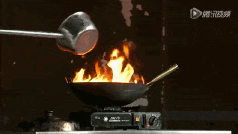 电热锅油锅起火怎么办