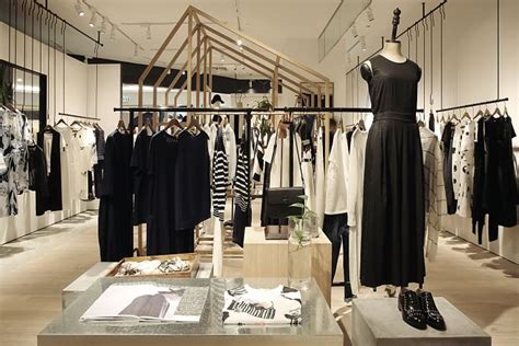 Day Birger et Mikkelsen高端品牌女装店设计 – 米尚丽零售设计网-店面设计丨办公室设计丨餐厅设计丨SI设计丨VI设计