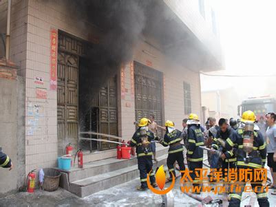 快讯！台媒：台中一工厂发生火灾，当地派出10多辆救援车辆前往救援