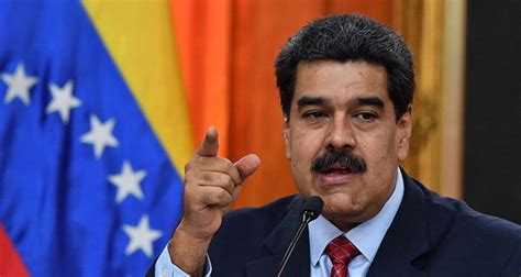 因新冠疫情爆发 马杜罗呼吁委内瑞拉人用金属礼替代亲吻 - 俄罗斯卫星通讯社