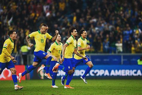 精准盘点巴西足球史上最佳11人，阵容超豪华，内马尔也入选不了_卢西奥_法雷尔_世界杯