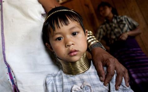 缅甸克扬族女子以长颈为美 戴10公斤铜圈拉长脖子(图)--图片频道--人民网