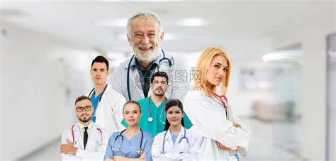 创意布局中的医疗保健人员群体肖像专业的医务人员医生护士和外科医生医疗技术研究所和高清图片下载-正版图片505631683-摄图网